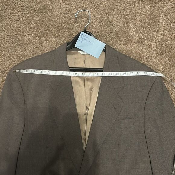 Hugo Boss Gray/Beige knit suit. - Picture 9 of 12